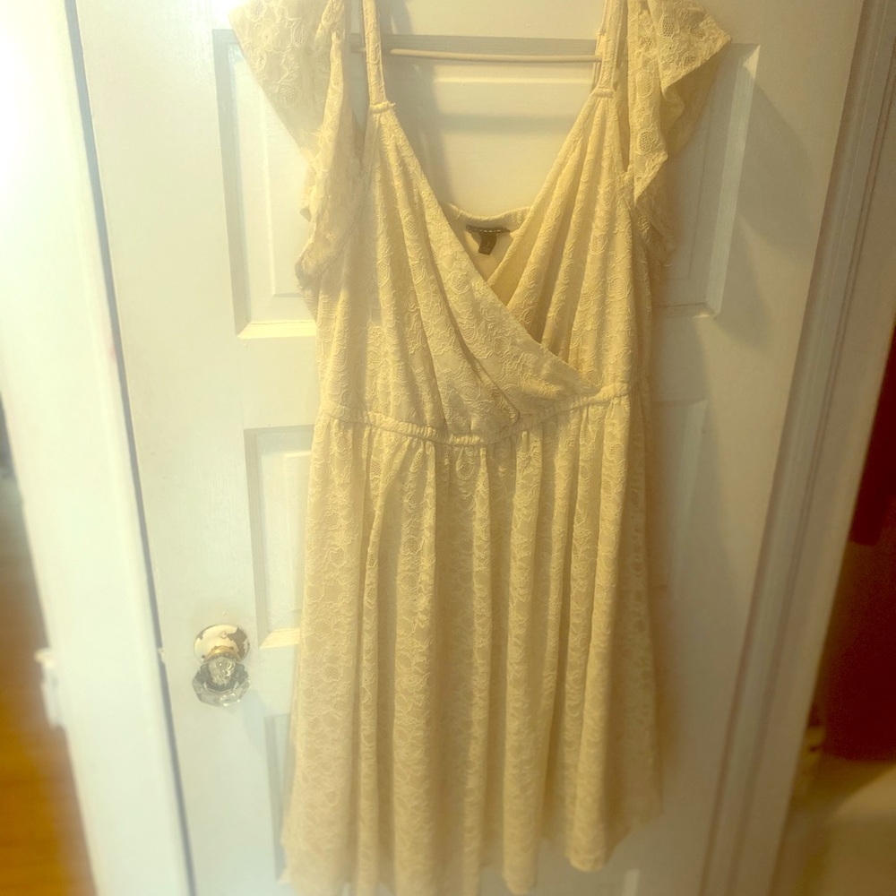 EUC white lace babydoll cold shoulder midi dress